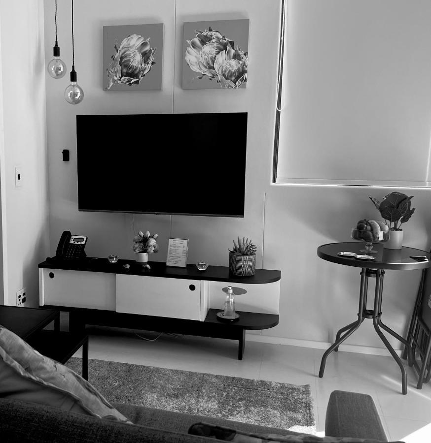 Flamingo Sea Point Sea View Luxury Best Position 1 Bedroom Apartment Queen Size Bed & Inverter For Tv Fokváros Kültér fotó